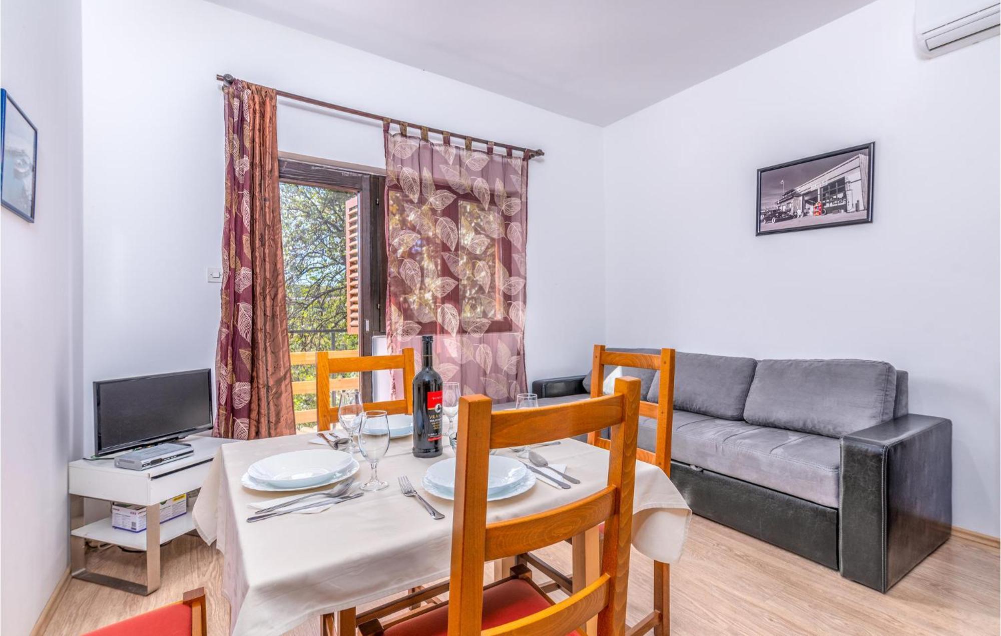 Gorgeous Apartment In Krk With Kitchen Krk Town Eksteriør bilde