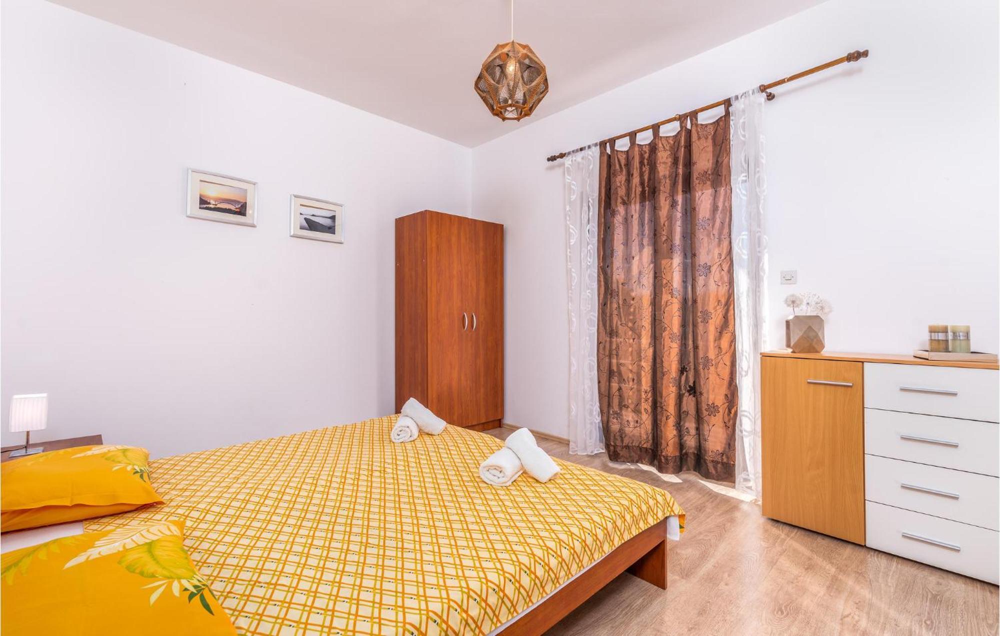 Gorgeous Apartment In Krk With Kitchen Krk Town Eksteriør bilde