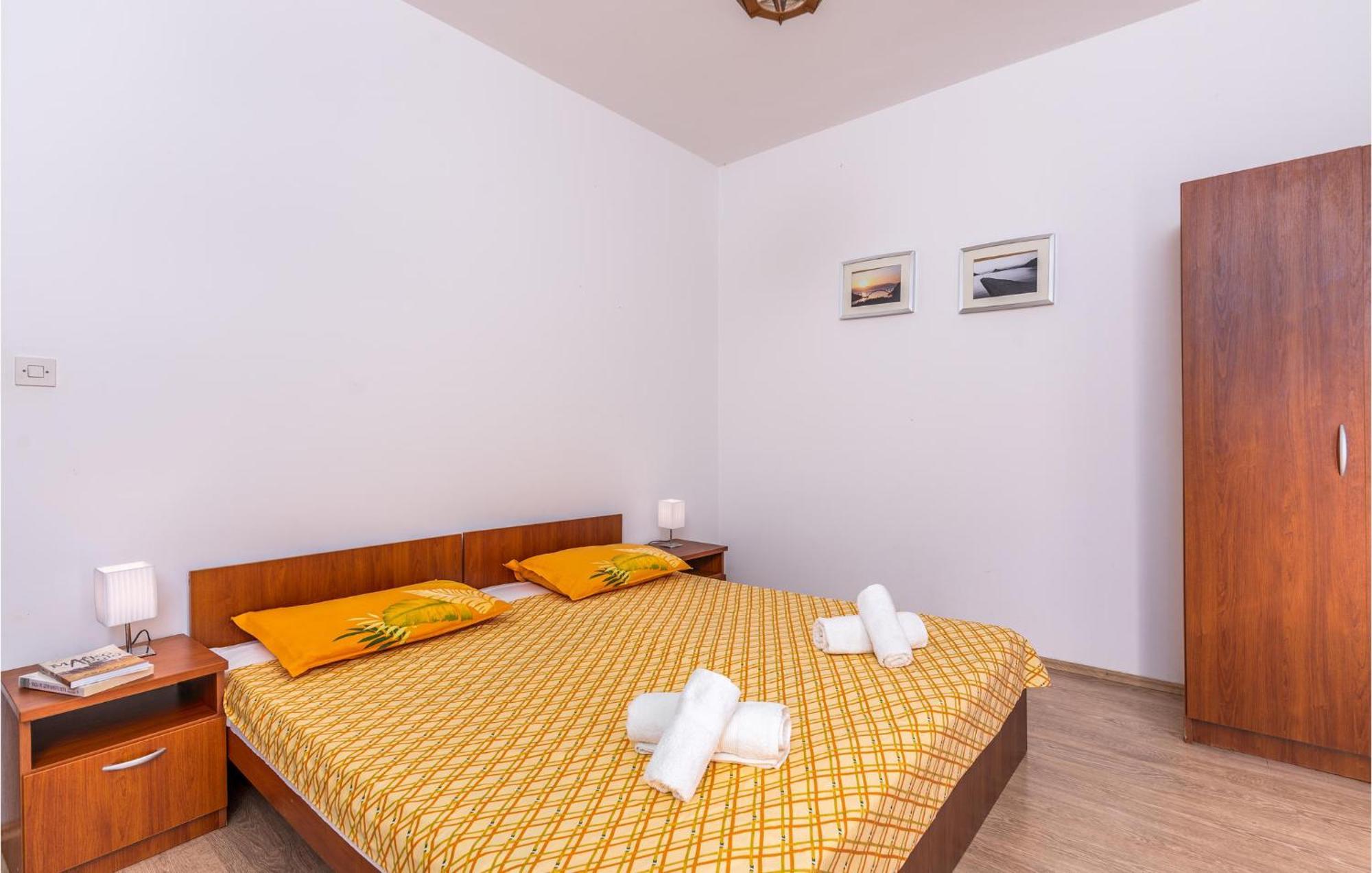 Gorgeous Apartment In Krk With Kitchen Krk Town Eksteriør bilde